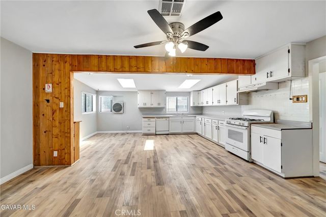 1160 W Avenue J5, Lancaster, CA 93534