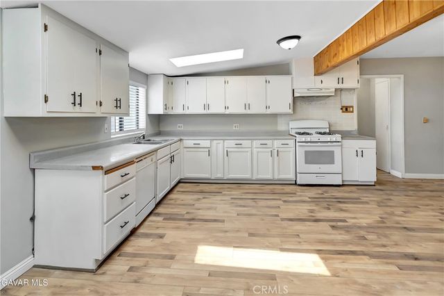 1160 W Avenue J5, Lancaster, CA 93534