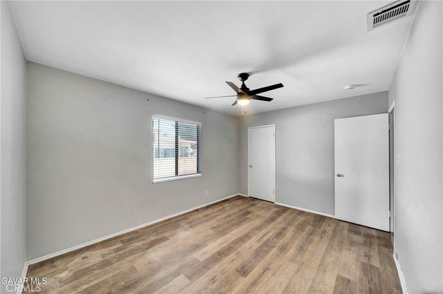 1160 W Avenue J5, Lancaster, CA 93534