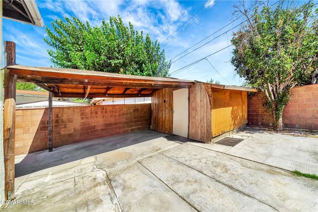 1160 W Avenue J5, Lancaster, CA 93534