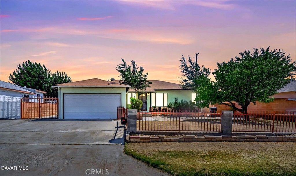1160 W Avenue J5, Lancaster, CA 93534