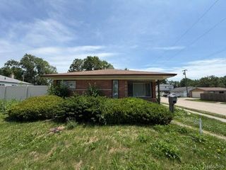 24502 Tuscany Avenue, Eastpointe, MI 48021