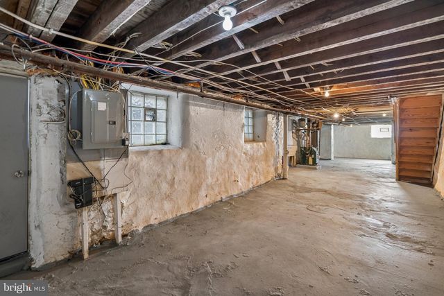 6033 W OXFORD ST, Philadelphia, PA 19151