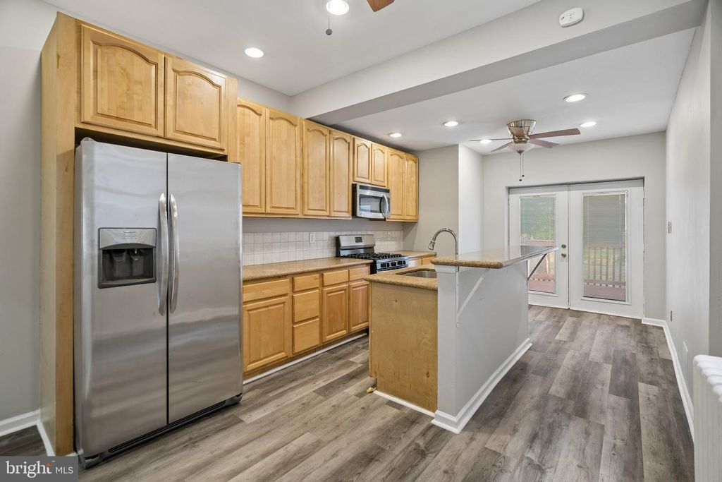 6033 W OXFORD ST, Philadelphia, PA 19151 — photo 2