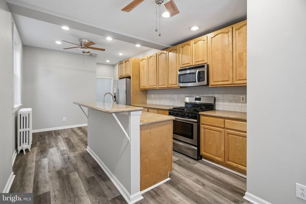6033 W OXFORD ST, Philadelphia, PA 19151 — photo 4