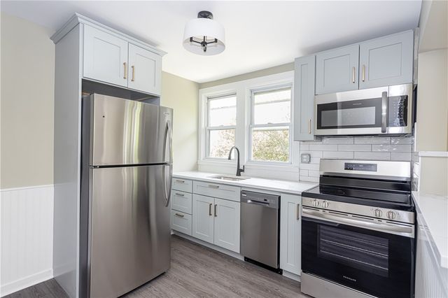 439 Broadway Street D, Newport, RI 02840