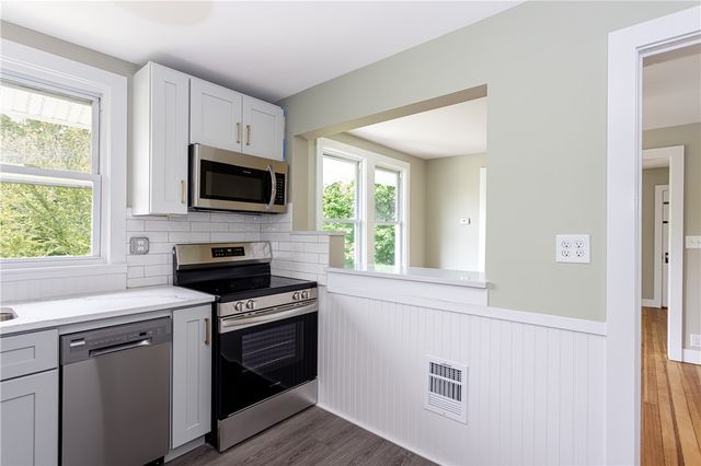 439 Broadway Street D, Newport, RI 02840