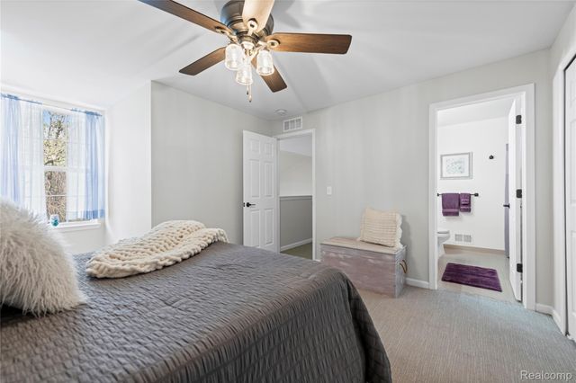 25899 Maritime Circle N, Harrison Charter Township, MI 48045