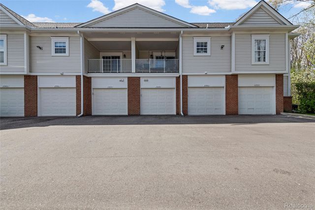 25899 Maritime Circle N, Harrison Charter Township, MI 48045