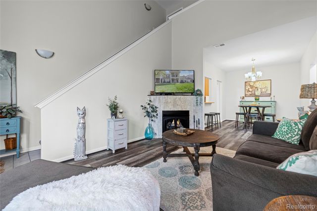 25899 Maritime Circle N, Harrison Charter Township, MI 48045
