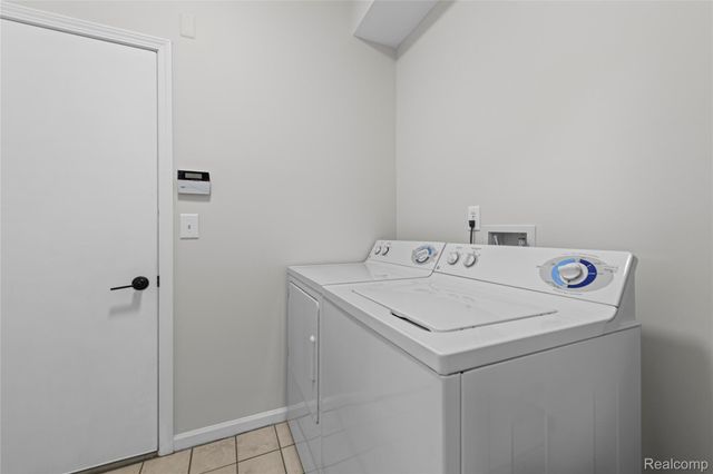 25899 Maritime Circle N, Harrison Charter Township, MI 48045