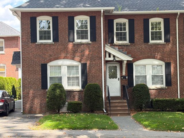 4 Prospect Heights 4, Milford, MA 01757