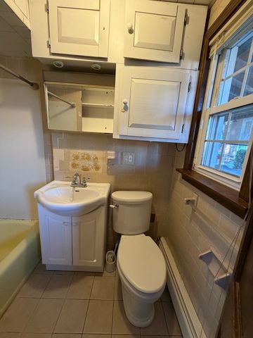 4 Prospect Heights 4, Milford, MA 01757
