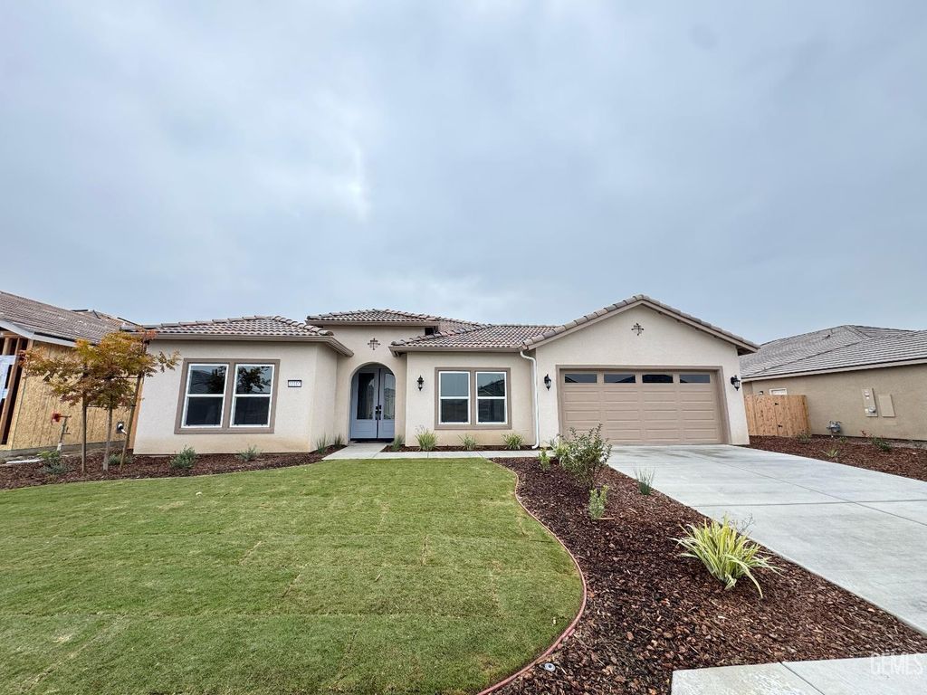 11107 Alcazar Avenue, Bakersfield, CA 93311