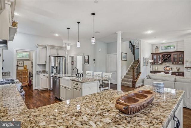 8382 COUNTRY LIFE RD, Pasadena, MD 21122