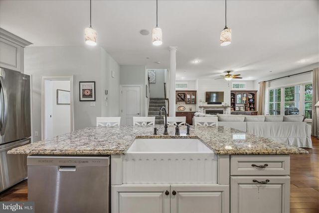 8382 COUNTRY LIFE RD, Pasadena, MD 21122
