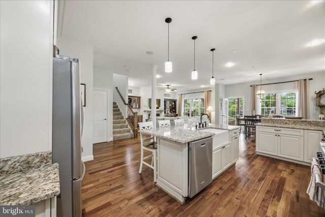 8382 COUNTRY LIFE RD, Pasadena, MD 21122
