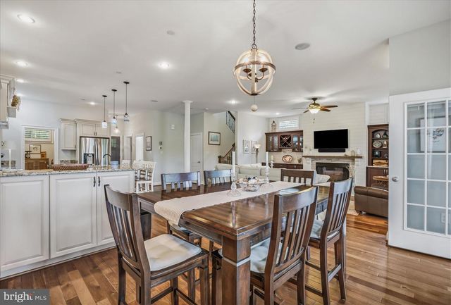 8382 COUNTRY LIFE RD, Pasadena, MD 21122