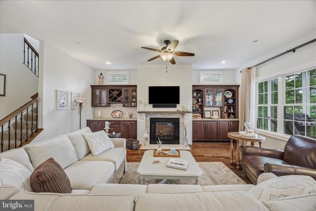 8382 COUNTRY LIFE RD, Pasadena, MD 21122