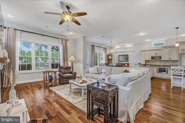 8382 COUNTRY LIFE RD, Pasadena, MD 21122