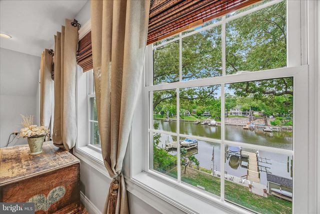 8382 COUNTRY LIFE RD, Pasadena, MD 21122