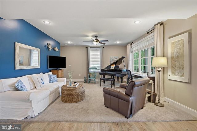 8382 COUNTRY LIFE RD, Pasadena, MD 21122