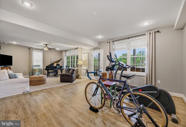 8382 COUNTRY LIFE RD, Pasadena, MD 21122