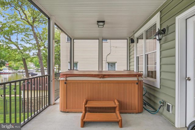 8382 COUNTRY LIFE RD, Pasadena, MD 21122