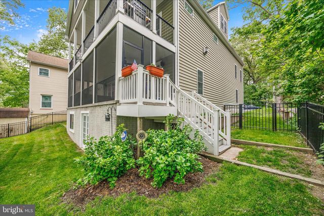 8382 COUNTRY LIFE RD, Pasadena, MD 21122