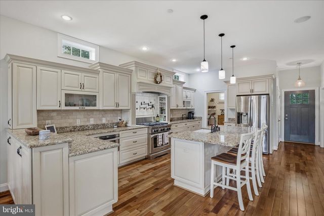8382 COUNTRY LIFE RD, Pasadena, MD 21122