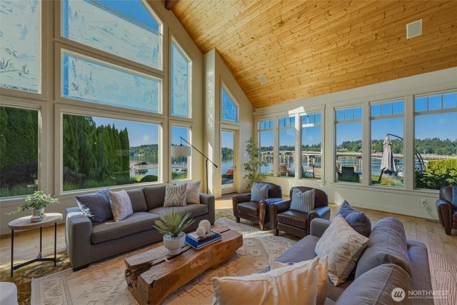 8014 Warren Drive NW, Gig Harbor, WA 98335