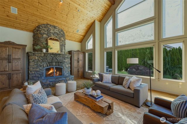 8014 Warren Drive NW, Gig Harbor, WA 98335