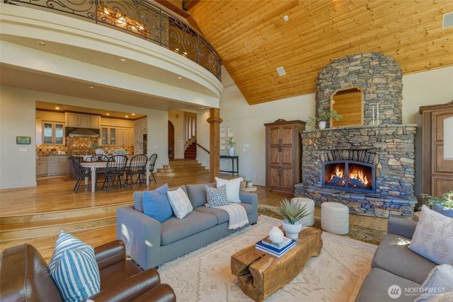 8014 Warren Drive NW, Gig Harbor, WA 98335