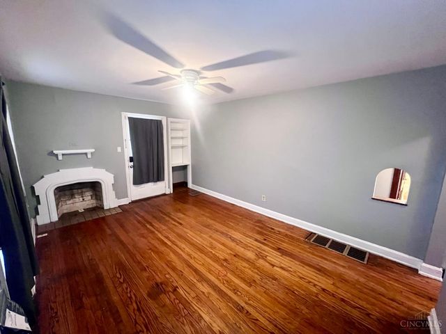 3162 Sunshine Avenue, Cincinnati, OH 45211
