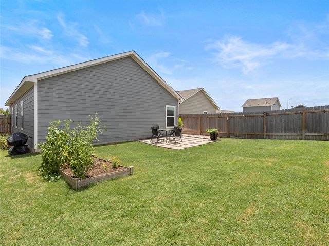 308 Sunfish LN, Bastrop, TX 78602