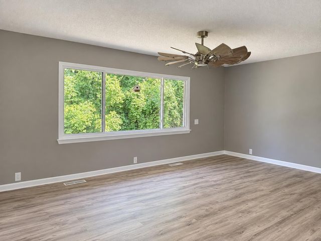 1329 Cloverdale Drive, Hixson, TN 37343