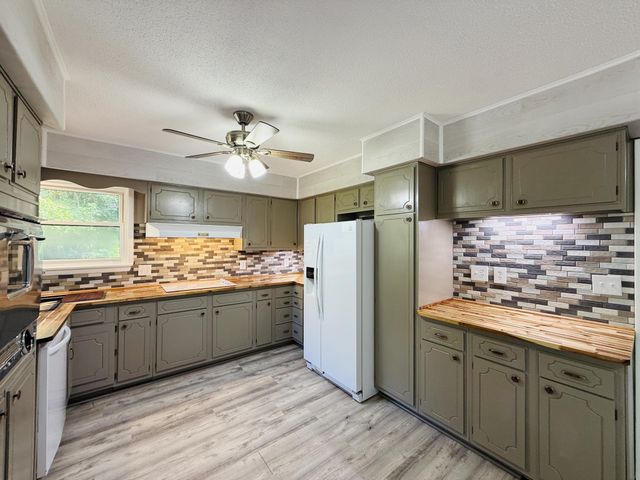 1329 Cloverdale Drive, Hixson, TN 37343