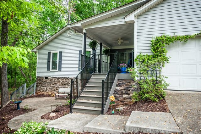 1303 S Arrowhead Drive, Westminster, SC 29693