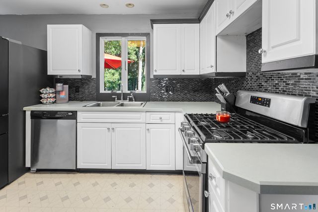 23 Dogwood Drive, Shelton, CT 06484