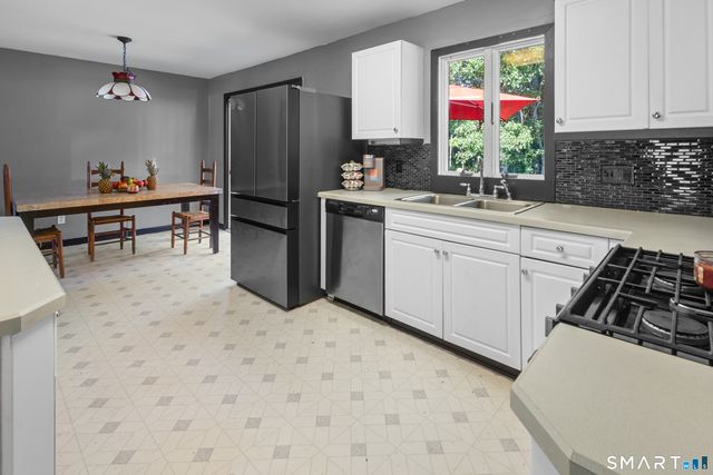 23 Dogwood Drive, Shelton, CT 06484