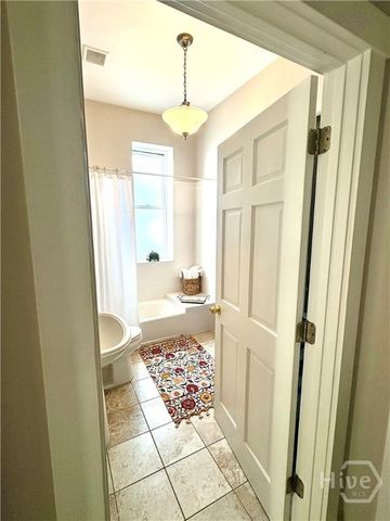 20 W Duffy Street D, Savannah, GA 31401