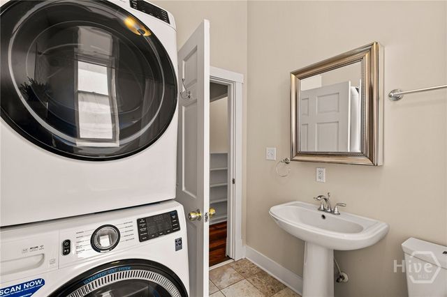 20 W Duffy Street D, Savannah, GA 31401