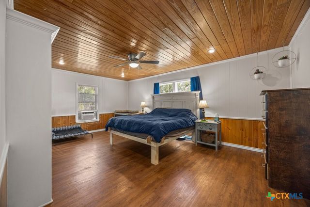 312 Gerald Drive, Blanco, TX 78606