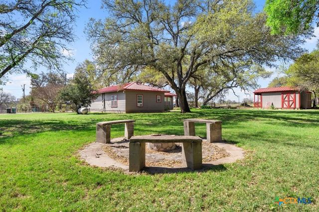312 Gerald Drive, Blanco, TX 78606