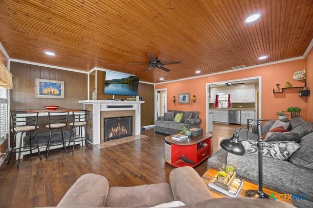 312 Gerald Drive, Blanco, TX 78606