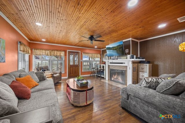 312 Gerald Drive, Blanco, TX 78606