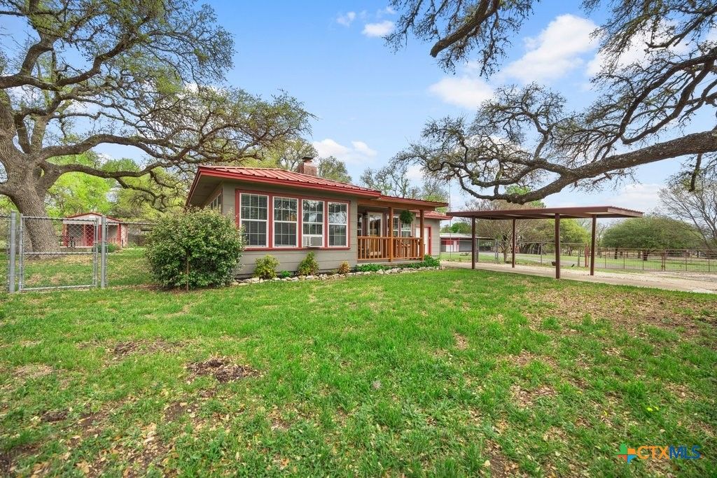 312 Gerald Drive, Blanco, TX 78606
