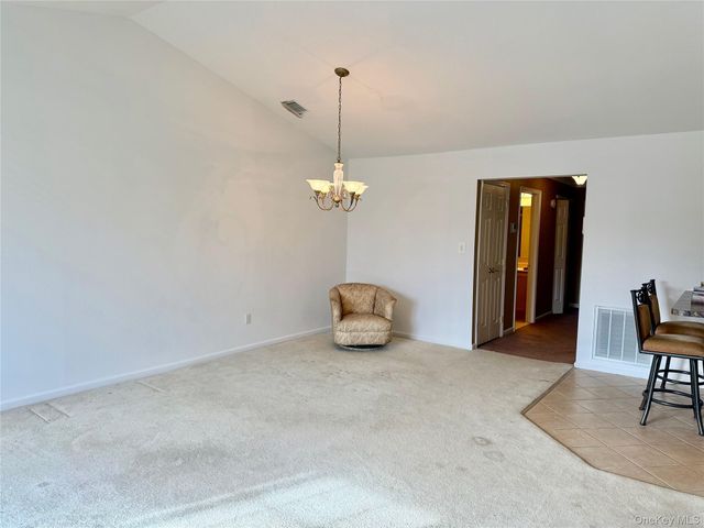 6 Morley Circle, Melville, NY 11747