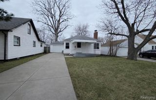 5651 Fenton Street, Dearborn Heights, MI 48127