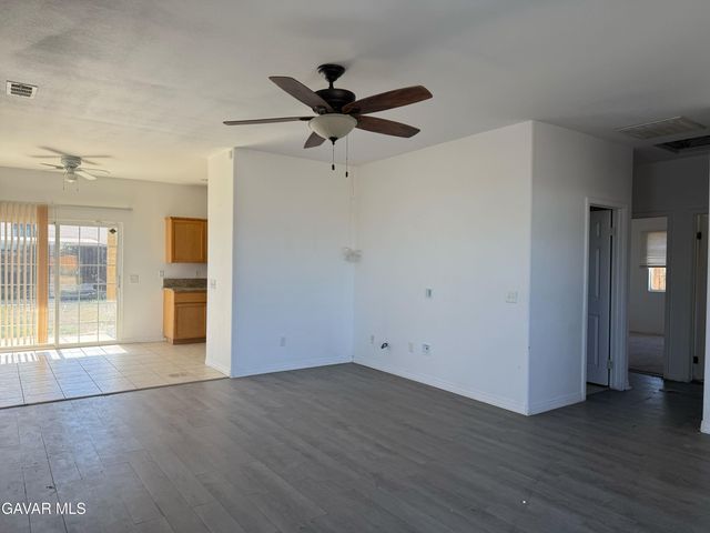 8836 Peach Avenue, California City, CA 93505